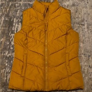 Aeropostale Women's mustard Puffer Vest